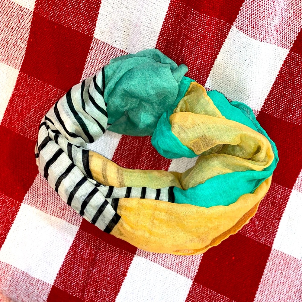 INFINITY SCARF